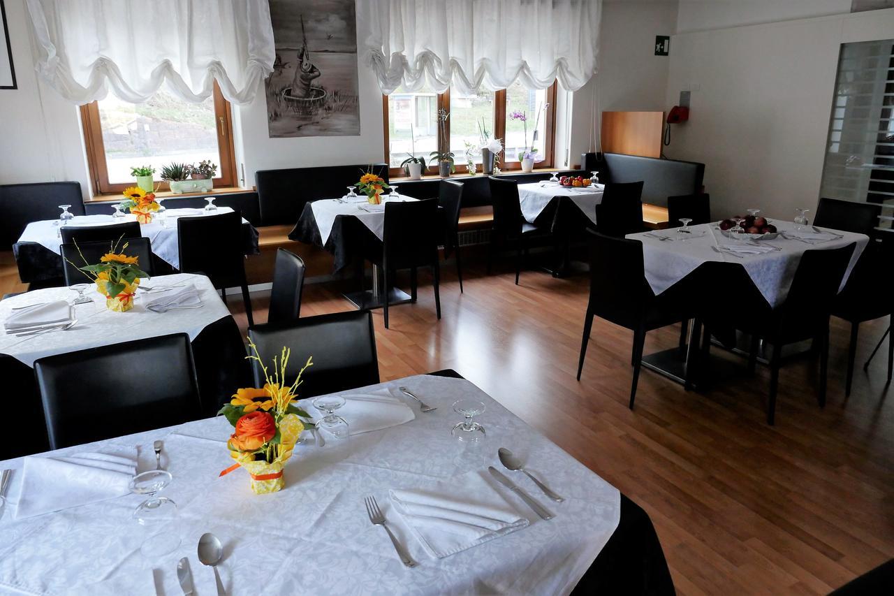 Albergo De March Farra d'Alpago Eksteriør bilde